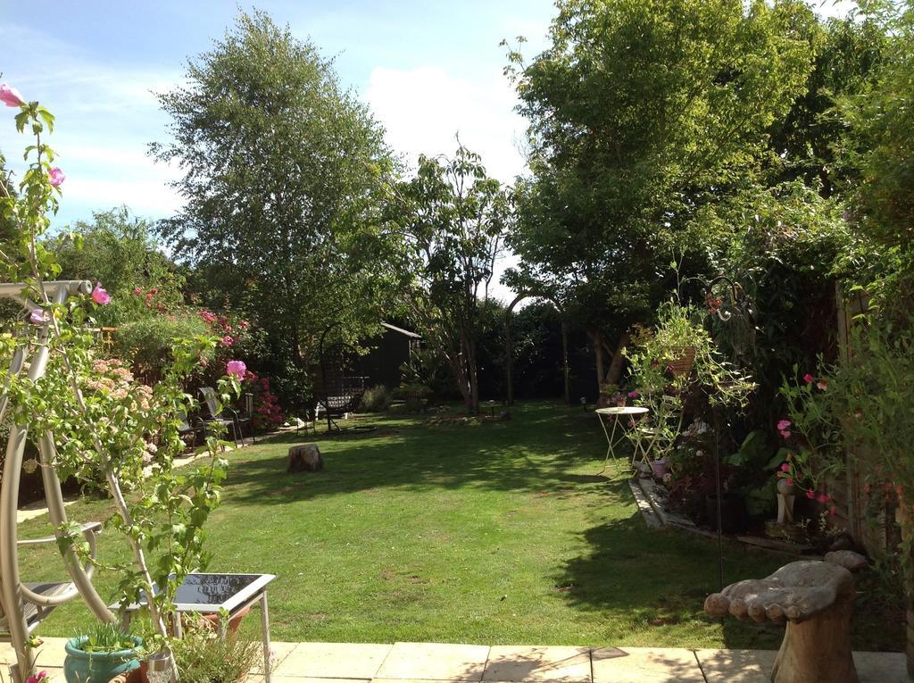 Shepperton Guesthouse Bagian luar foto